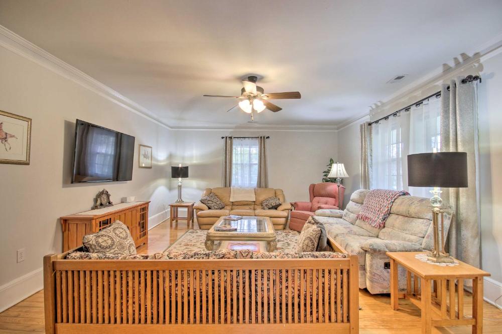 2 Mi to Lake Hartwell Charming Southern Cottage